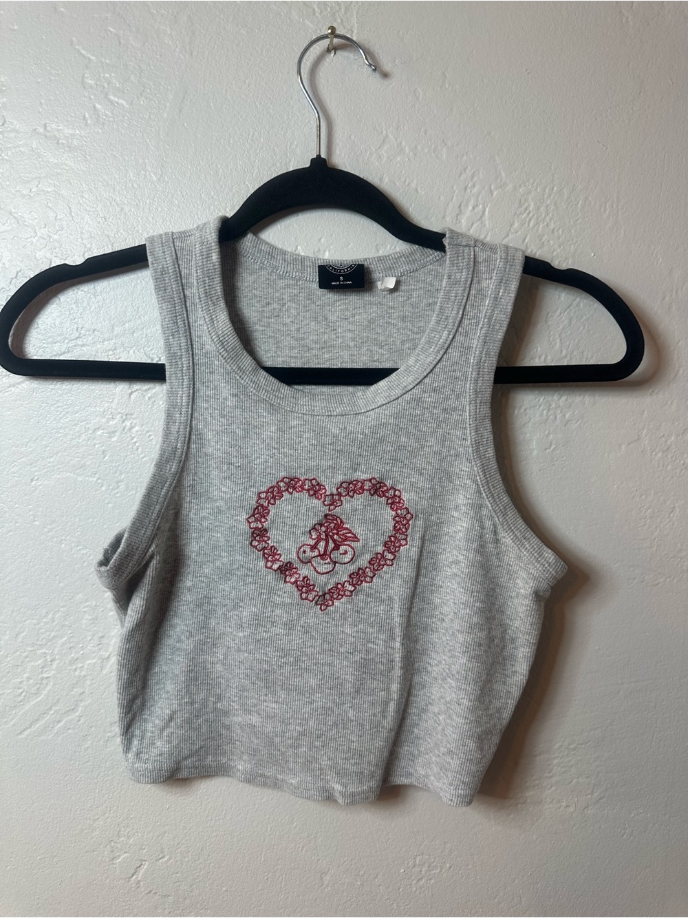 PacSun Light Gray Ribbed Tank with Red Heart Floral Embroidery